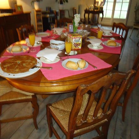 A La Cerisaie Bed & Breakfast Carignan-de-Bordeaux Екстериор снимка